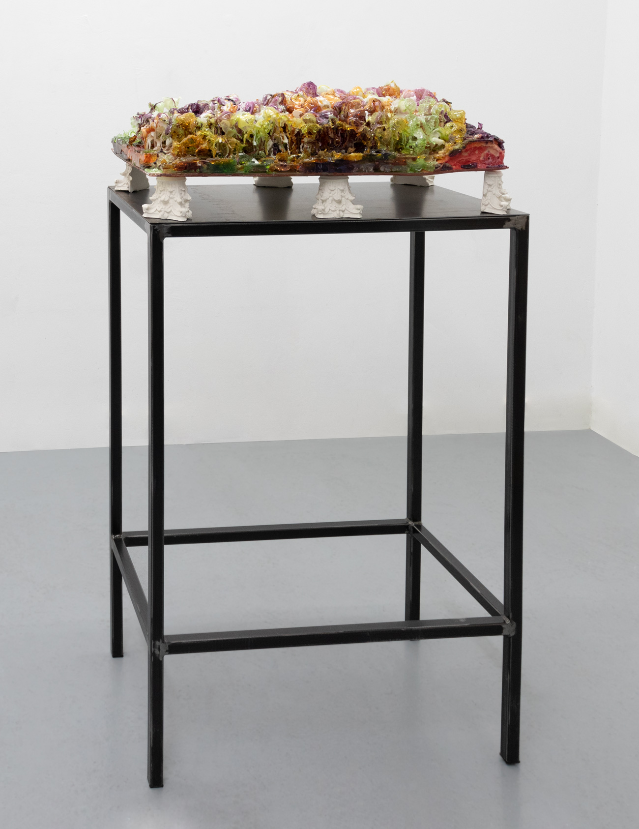 Sarcophagus Caprona. Glass-wax, plaster, steel, 130cm(H) x 65cm(W) x 40cm(D), 2023 Sarcophagus Caprona. Glass-wax, plaster, steel, 130cm(H) x 65cm(W) x 40cm(D), 2023